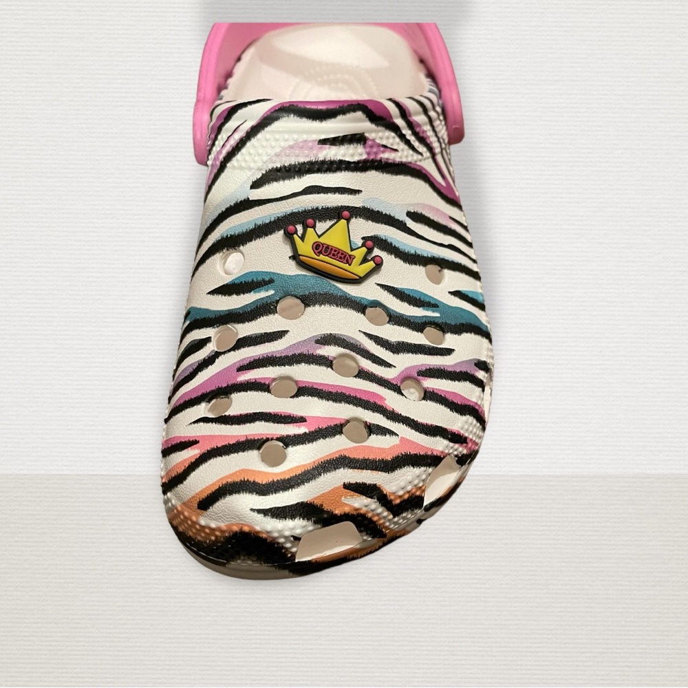 Queen Crown Crocs Charm -‎ 50% OFF WHEN YOU BUNDLE 3 OR MORE CHARMS - Picture 2 of 2